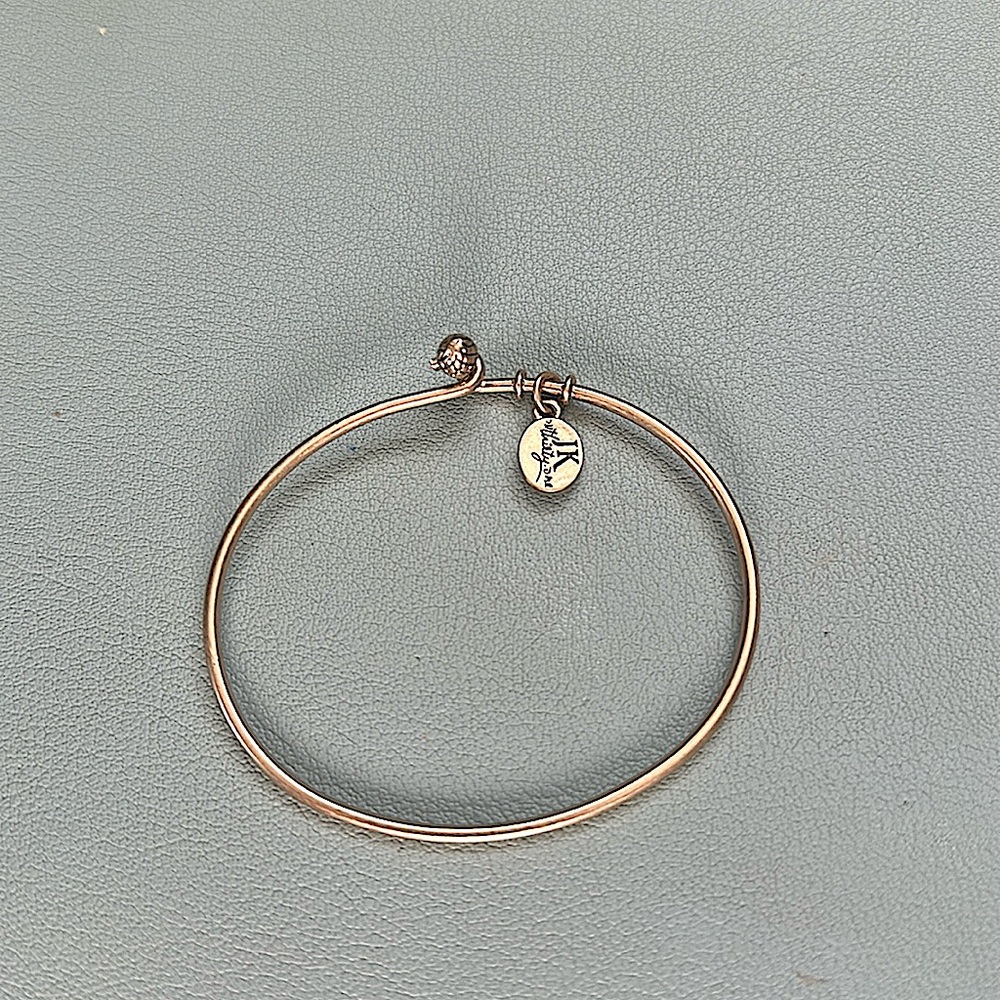 Thirty-One Gold Cherish Bracelet